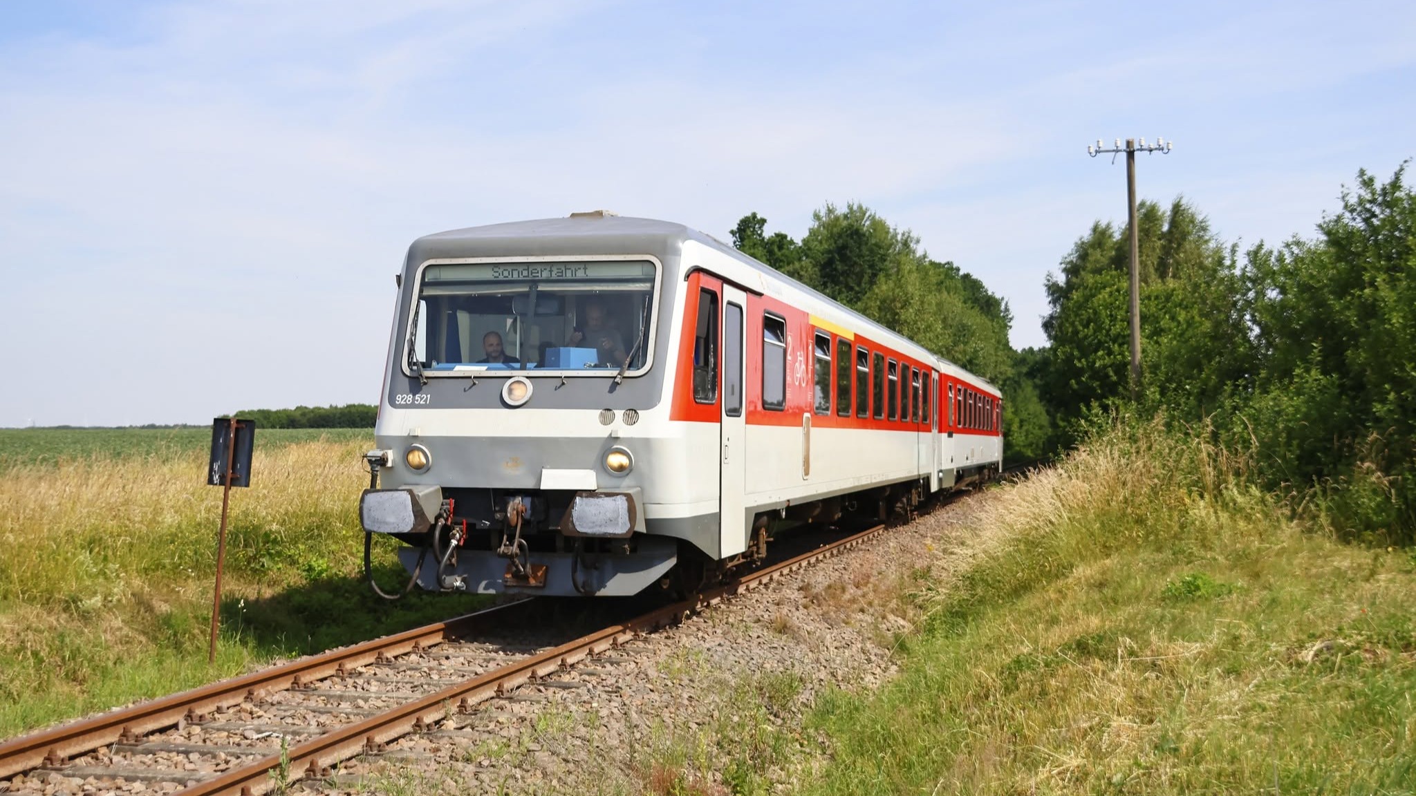 Bahnhofsrundfahrten im Retro-Triebwagen über den Leipziger Hbf