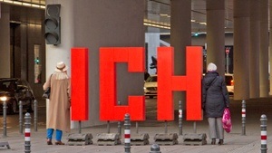 ICH.!!!-2025 - Kunstinstallation von Angie Hiesl + Roland Kaiser am Ebertplatz