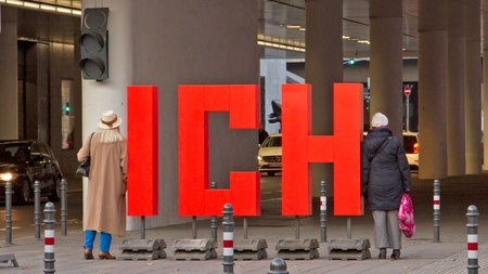 ICH.!!!-2025 - Kunstinstallation von Angie Hiesl + Roland Kaiser am Ebertplatz
