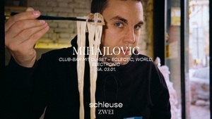 Club-Bar mit DJ-Set – Mihajlovic