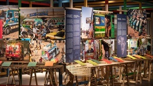 Sonderverkauf von Werken aus der Sonderausstellung Merci Maman. Straßenfotografie in Mali