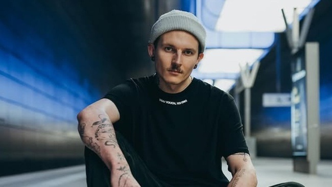 UK GARAGENACHT • HALF PRICE