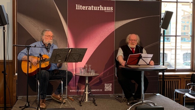 "Geduldsspiel: Dublin durchqueren ohne an einer Kneipe vorbei zu kommen." (Bloomsday)