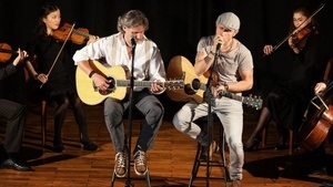 Simon & Garfunkel Tribute meets Classic –   Duo Graceland mit Streichquartett und Band