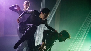 B. – Ein zeitgenössisches Tanzstück von Tiago Manquinho + ensemble act:on