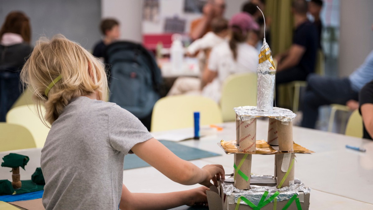 Titelbild der Veranstaltung Bunte Paläste. Drop-In