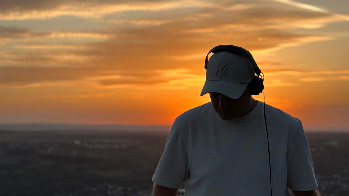 Titelbild des Künstlers DXSTN(Dustin)