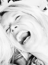 Sabine Sturm – Frau Sturm lacht wieder... über Trennung, Tinder und Thrombosen