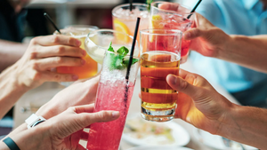 Drinks & New Friends: Erkunde die Münchener Bars im Sommer