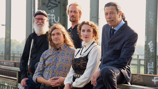 Bluegrass Cash & Kikki Géron