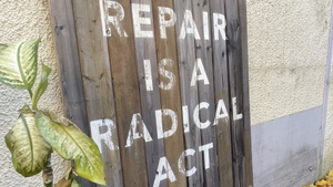 Kleidertausch statt Kaufrausch – Kleidertauschparty am Black Friday