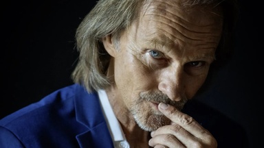 Eisi Gulp - "Tagebuch eines Komikers 2" - das neue Solo-Comedy-Programm von "Papa Eberhofer"