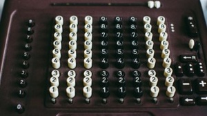 Pint of Science: Wellen, Wege, Wandel: Wenn Mathematik, Geschichte und KI die Zukunft gestalten