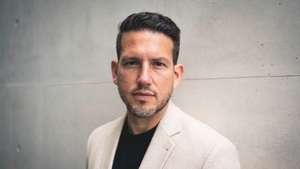 Lesung mit Özgür Özvatan: "Jede Stimme zählt"