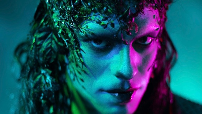 “Es gibt nur eine Familie: die terrestrische”. Eine Performance Lecture von Kim de L’Horizon