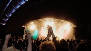 Sonic Pluriverse Festival: Moonlight Benjamin | Bab L' Bluz