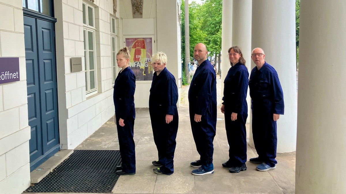 Titelbild der Veranstaltung Performance: Was bleibt? Theaterperformances in der Ausstellung "Ein guter Anfang"
