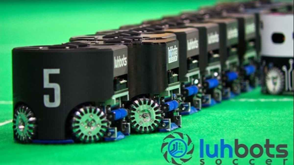 Robo Soccer: luhbots – Das studentische Robotikteam der Leibniz Universität Hannover
