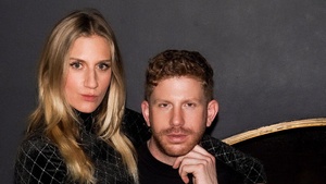 "Niemand muss ein Promi sein" - Live-Podcast im Colosseum  🎙️