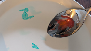 Figurentanz auf dem Wasser mit Whiteboard Markern