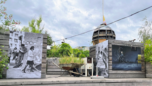 Kuratorinnen-Führung im Rahmen des Fotofestivals “Kommunikation und Haltung” - Am Standort Holzmarkt