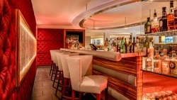 Plüsch Bar & Lounge