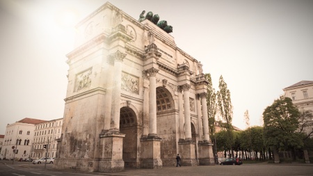 Schwabing: Highlight Führung! Kiezlegenden, Dorfidyll, Künstlerwahnsinn in Münchens Kultivierter
