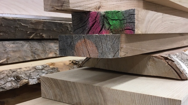 FLINTA* Holzhandwerkskurs: Wochenendkurs Brotschneidebrett mit Krümelfach
