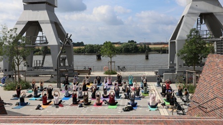 Yoga-Auszeit am Wasser