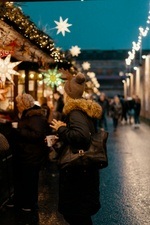 Weihnachtsmarkt auf dem Bahnhofsplatz