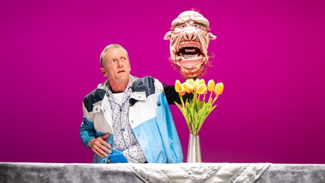 Bühne Cipolla - Dr. Fischer aus Genf oder Die Bomben-Party