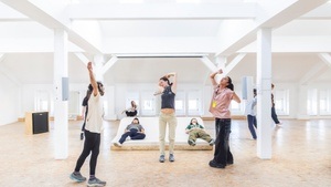 Somatische Übungen in der Ausstellung