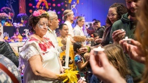 Fiesta de Día de Muertos: Eröffnung der Ofrenda