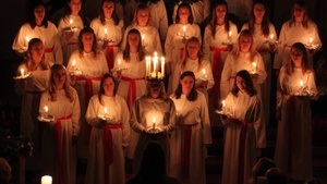 Schwedische Wintermagie – Luciazug des Scandinavian Ensemble