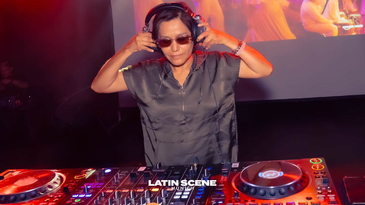 Titelbild des Künstlers DJ Yenny
