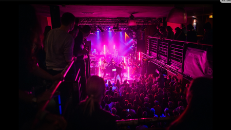 Die tonight, live forever – A Club Opera