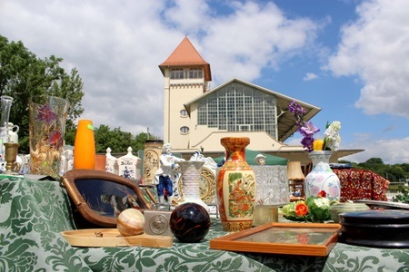 Flohmarkt auf der Galopprennbahn Scheibenholz