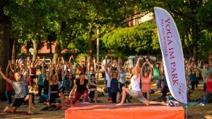 Yoga im Alaunpark