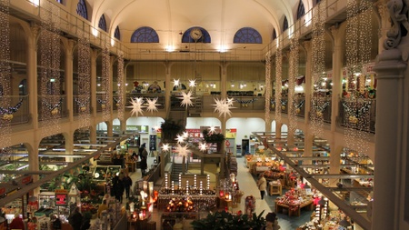 Kunst-, Antik- und Trödelmarkt in der Neustädter Markthalle Dresden