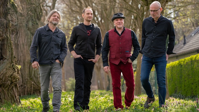 Eric Fish and friends - Auf den Grund