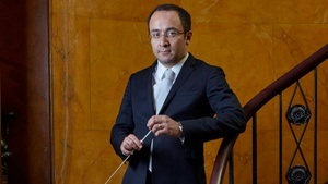 Riccardo Minasi dirigiert Schubert und Haydn