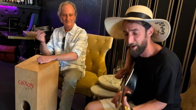 Live Musik von JuBo & Korkenzieher - Tolle Klassiker von unserem Trio - leckere Snacks und Drinks in entspannter Atmosphäre :)
