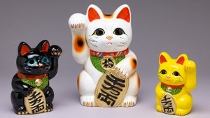 Neun Leben, drei Museen, zwei Orte: Katzen zwischen Kunst, Design und Kulturen