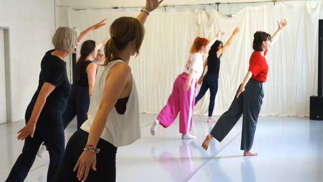 Contemporary Wednesday (Beginner/Intermediate)