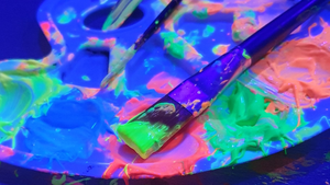 Techno and Paint: Schwarzlicht Edition