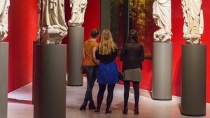 Gegenüber: Kunst für Frauen