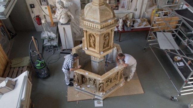 Das Taufbecken von Siena Geschichte, Restaurierung und Wiederaufstellung eines Gipsmodells
