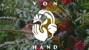 von Hand Hofcafe und Gemüse/Blumen Verkauf