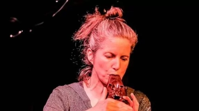 Tuning-in(to) presence - Improvisationsworkshop mit Sabine Vogel