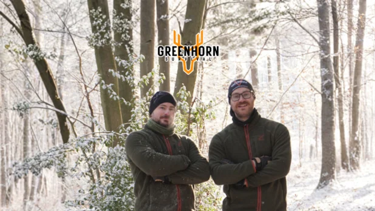 Drei Survivalknoten und ein Tarp – Shelterbau für Anfänger*Innen